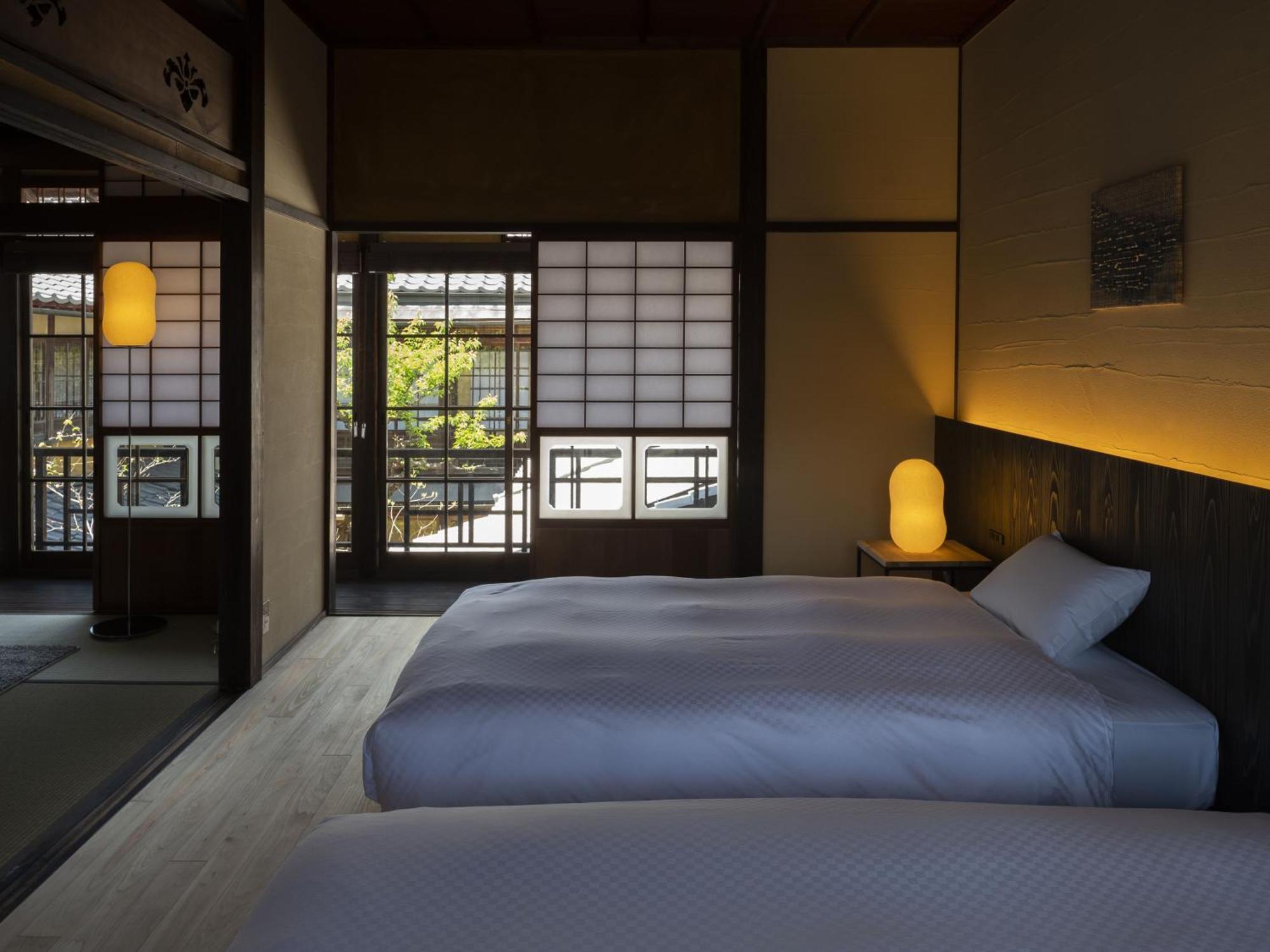 Nipponia Hotel Ozu Castle Town Bagian luar foto