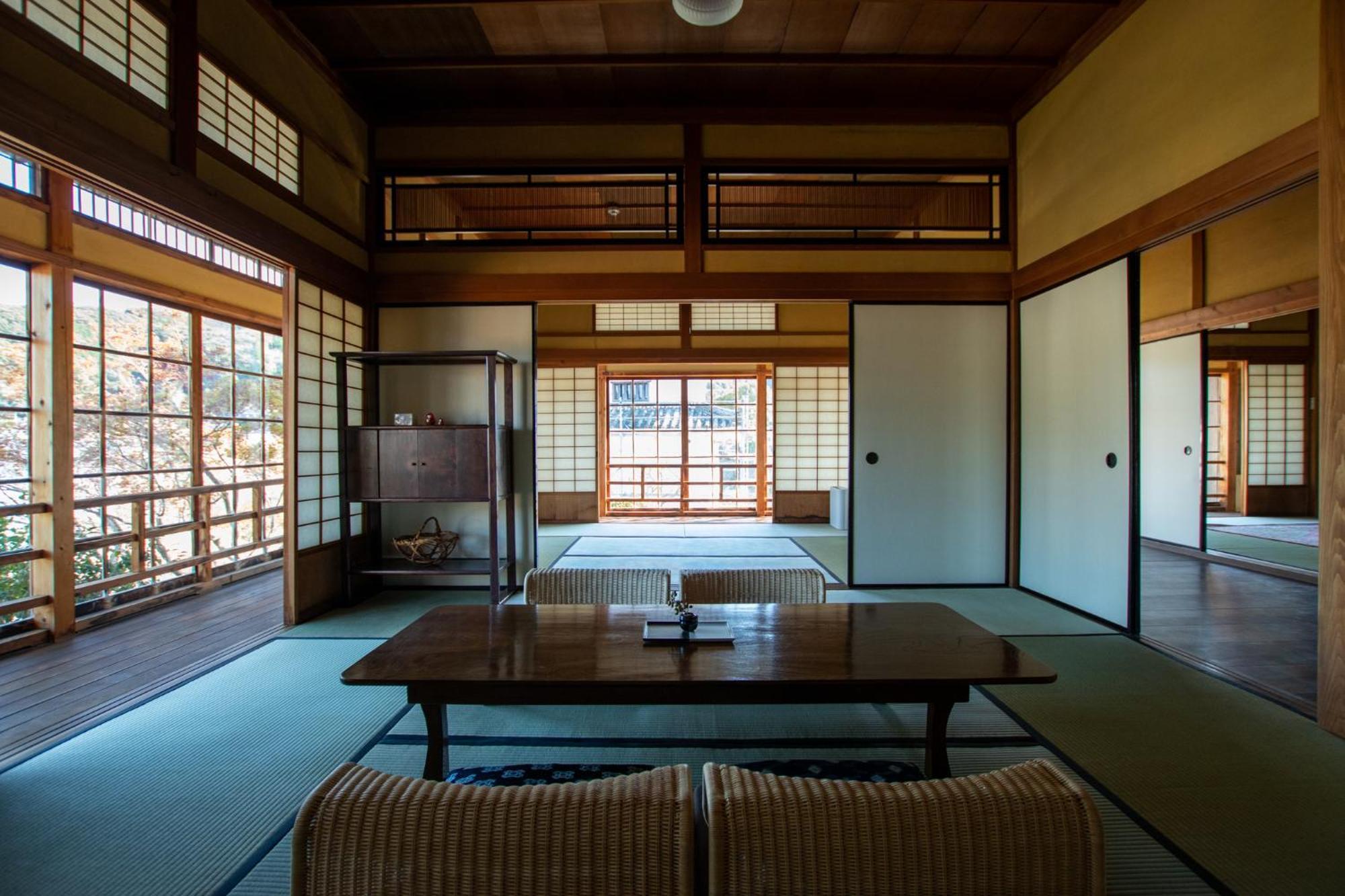 Nipponia Hotel Ozu Castle Town Bagian luar foto
